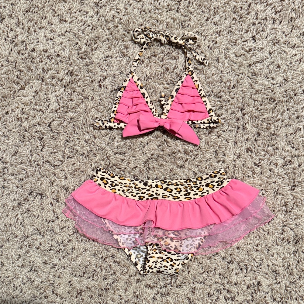 Girls size 4T leopard print bikini with pink bows and ruffles